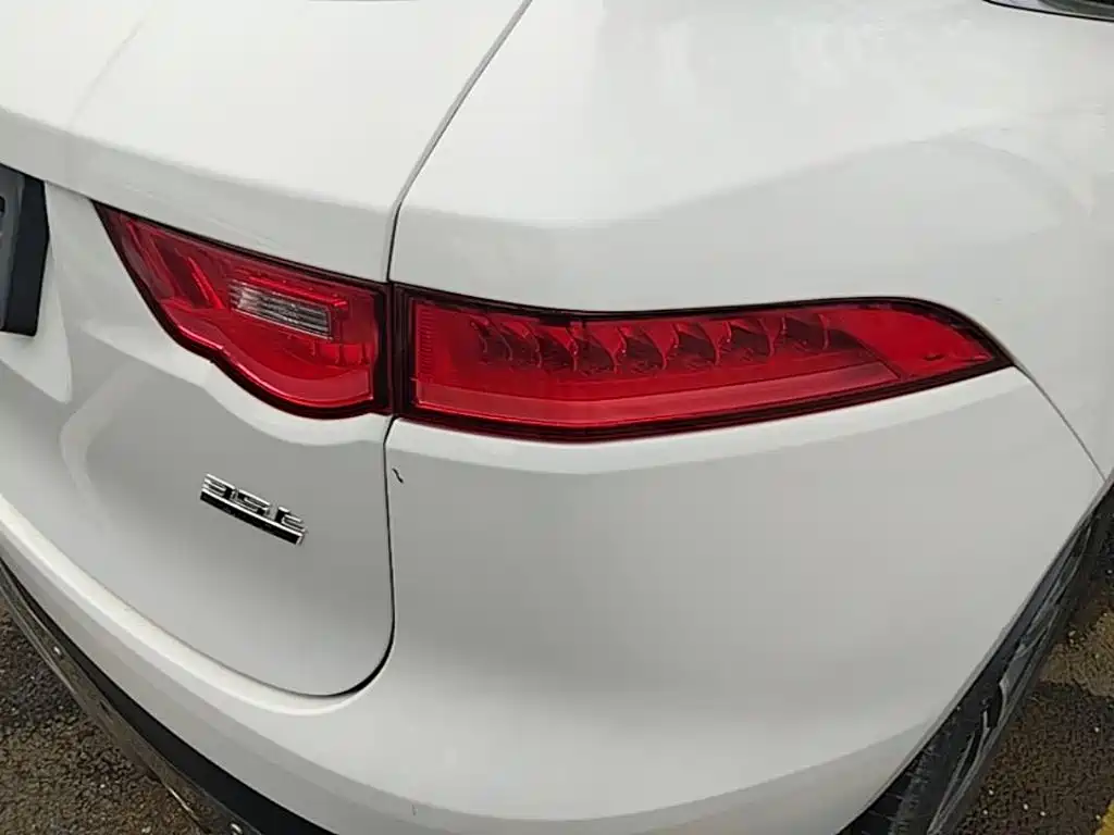 Jaguar F-PACE 2017 — фото 8