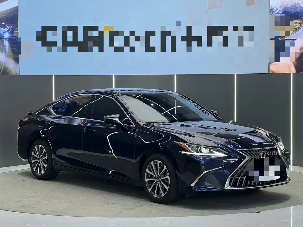 Lexus ES 2024
