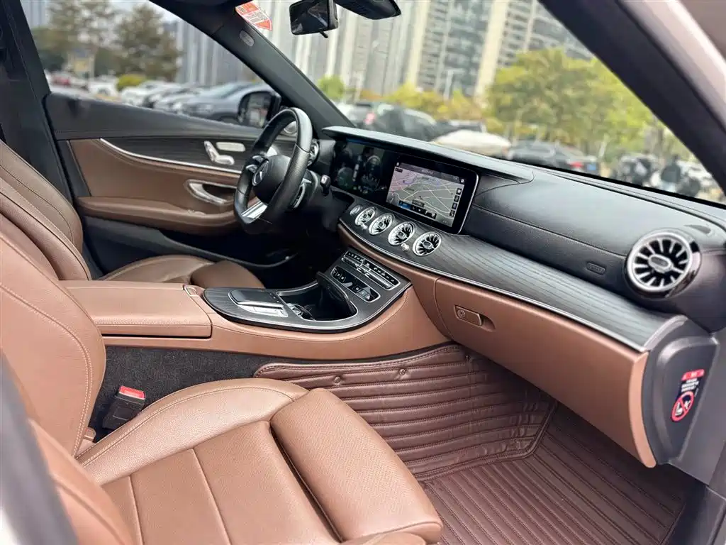 Mercedes-Benz E-Class 2021 — фото 13