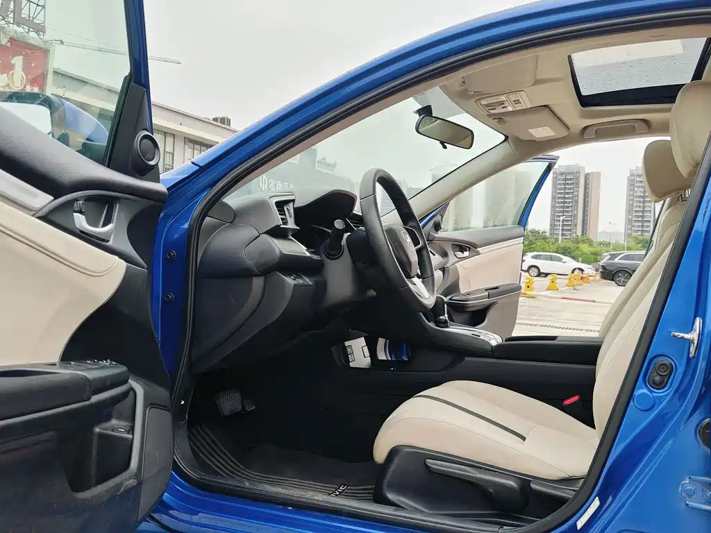 Honda Civic 2018 — фото 13