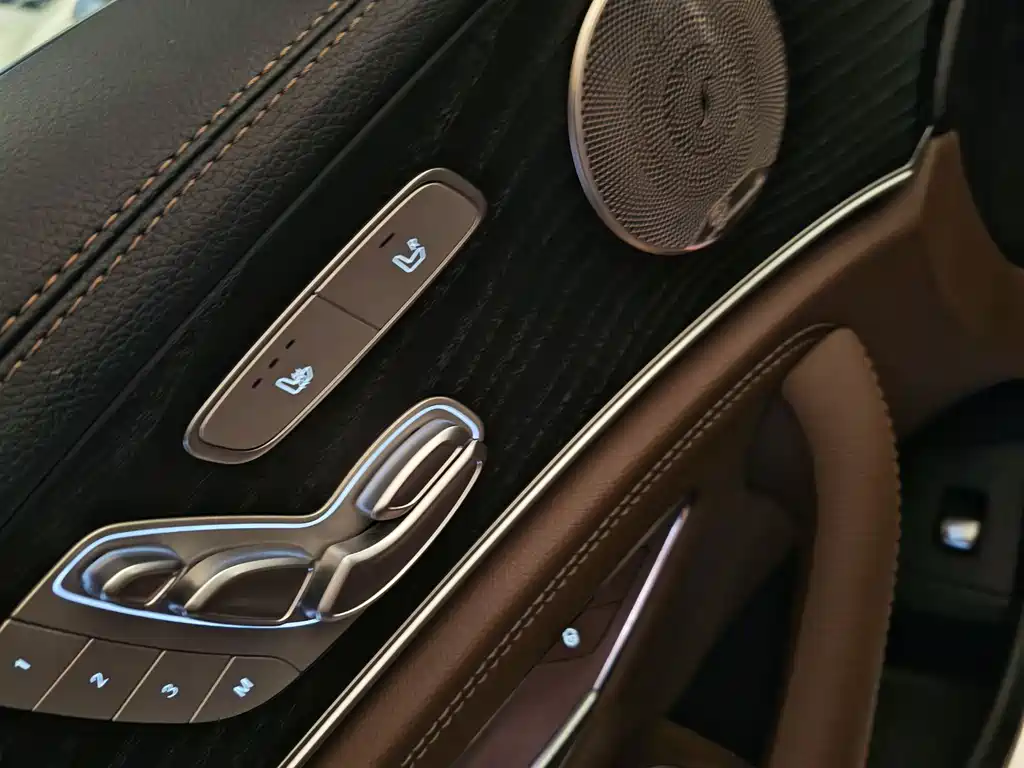 Mercedes-Benz E-Class 2023 — фото 10