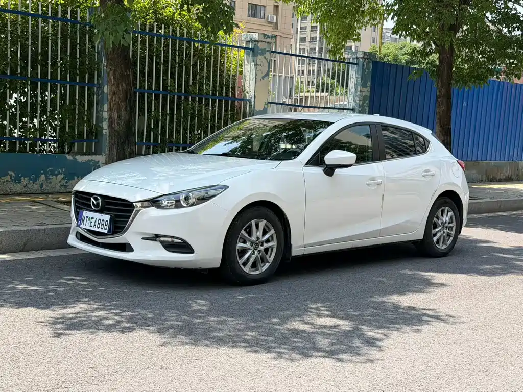 Mazda 3 Axela 2017 — фото 3