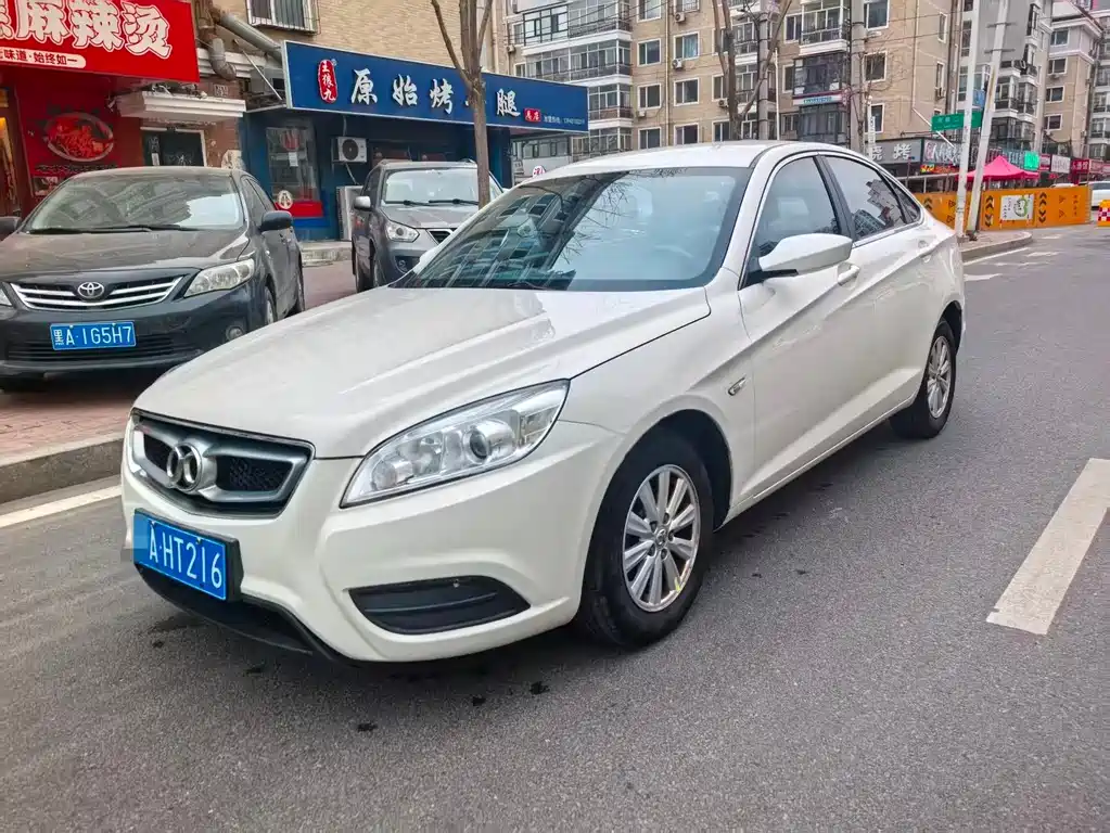 BAIC Senova D50 2015 — фото 1