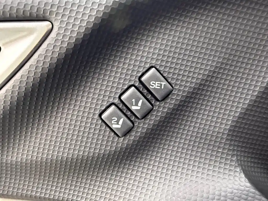 Subaru Forester 2022 — фото 10