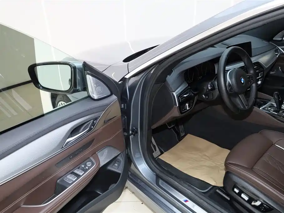 BMW 6 Series GT 2019 — фото 17