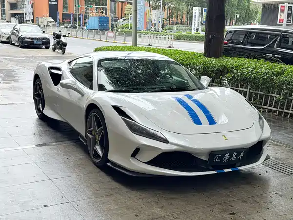 Ferrari F8 2021