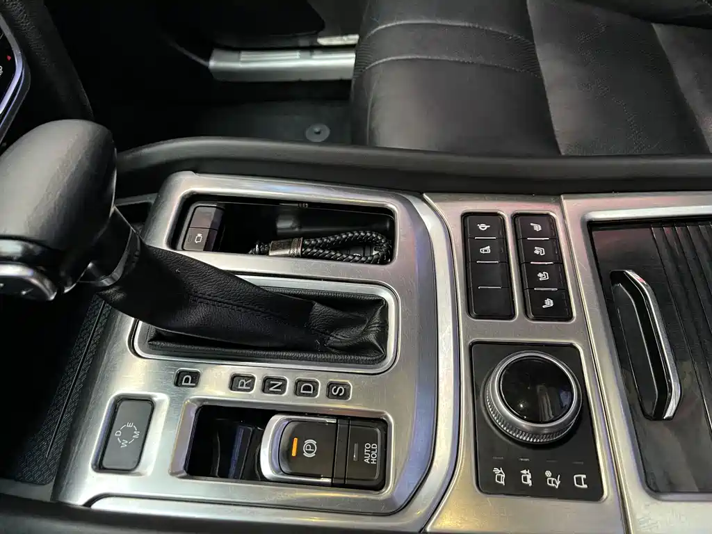 GAC Motor Trumpchi GS8 2017 — фото 8