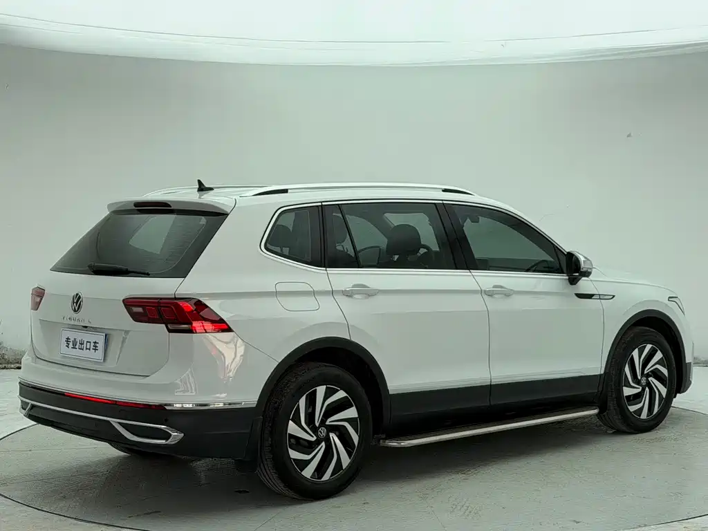Volkswagen Tiguan L 2023 — фото 4
