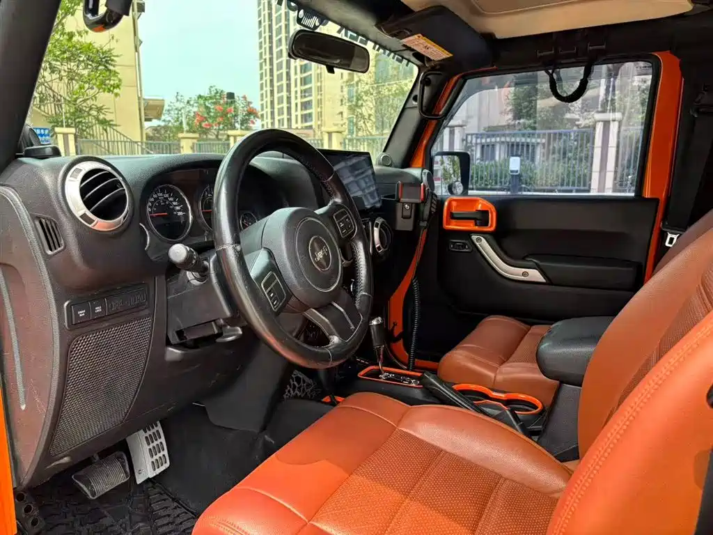 Jeep Wrangler 2013 — фото 10