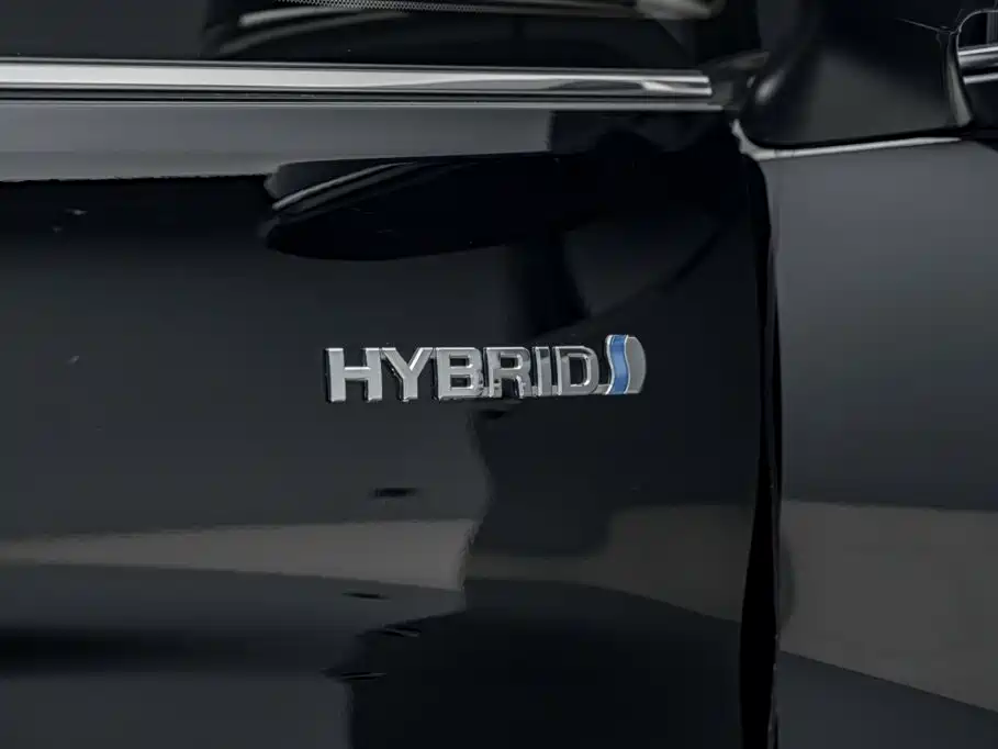 Toyota Vellfire 2022 — фото 13