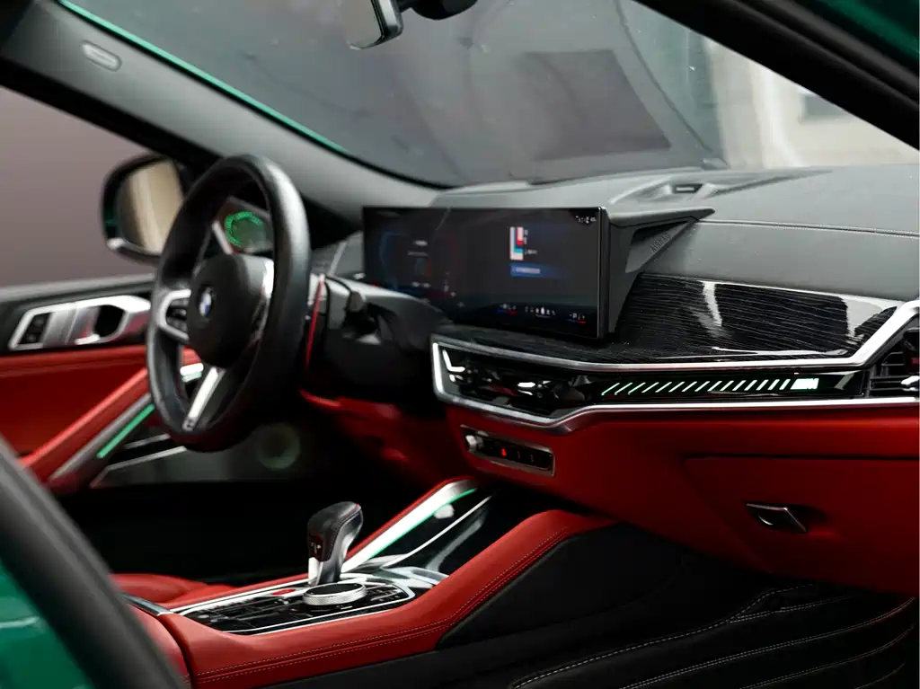BMW X6 M 2023 — фото 13