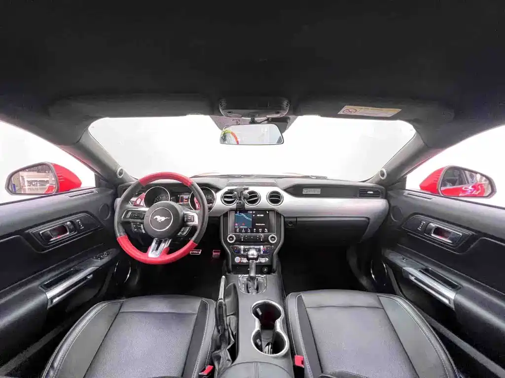 Ford Mustang 2018 — фото 13
