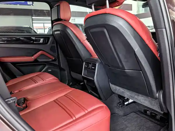 Porsche Cayenne 2020