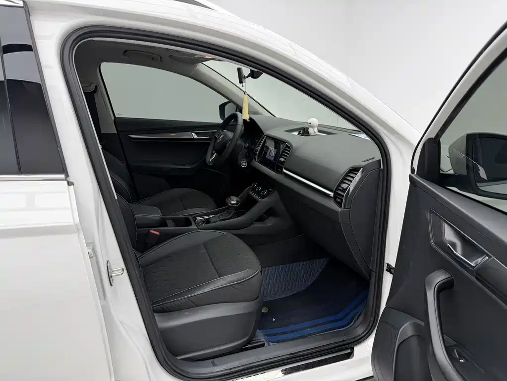 Skoda Karoq 2022 — фото 10