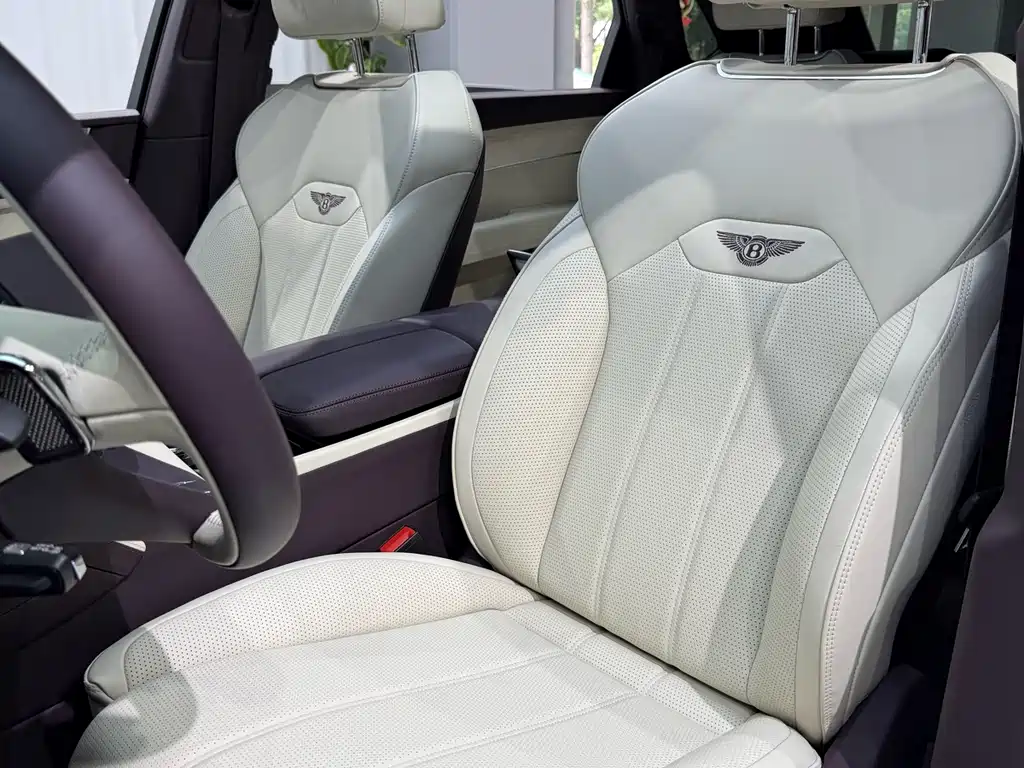 Bentley Bentayga 2024
