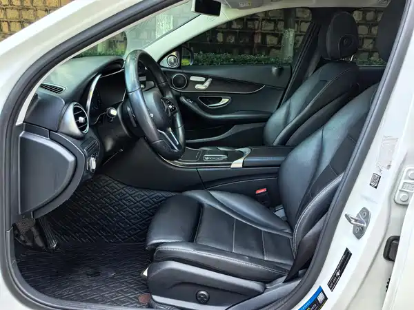 Mercedes-Benz C-Class 2019