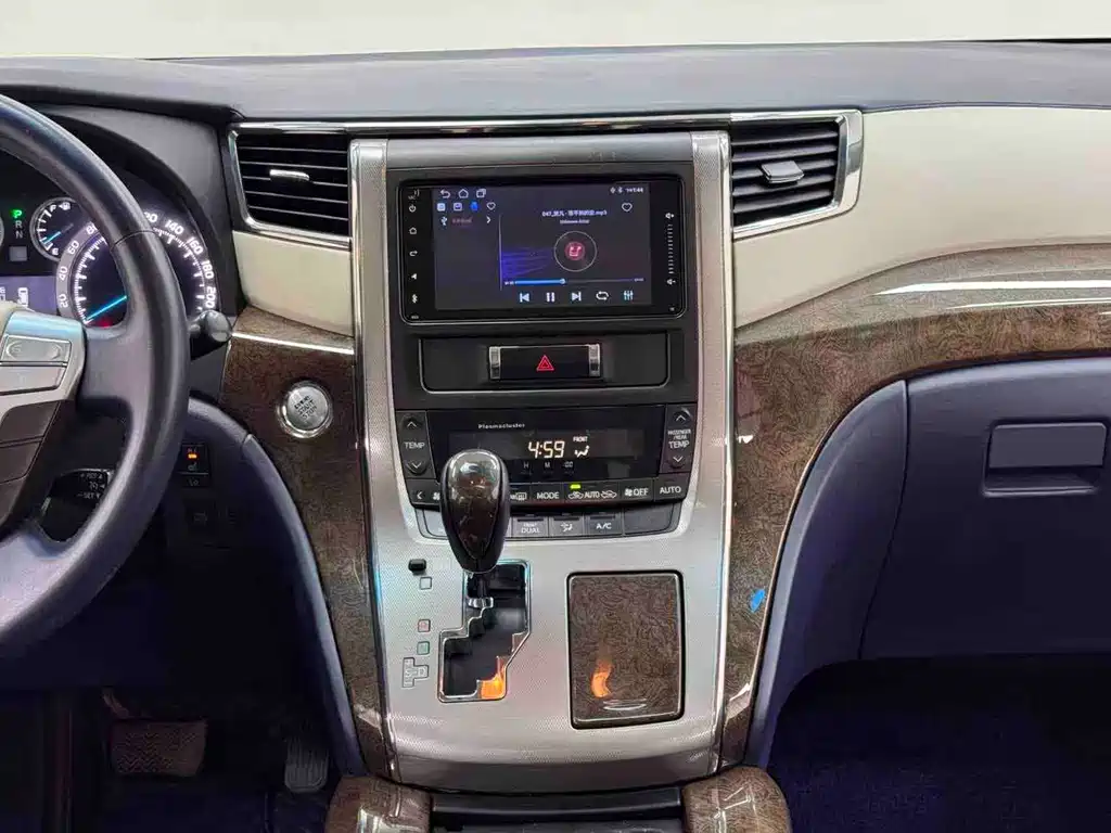 Toyota Alphard 2012 — фото 17