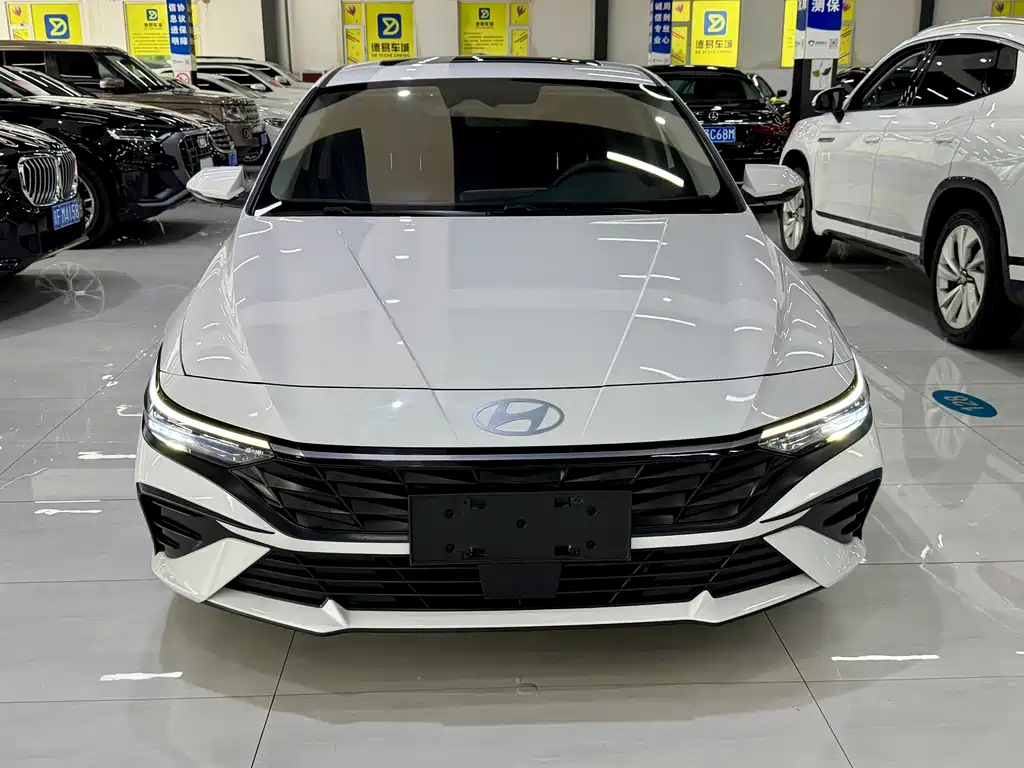 Hyundai Elantra 2023 — фото 2