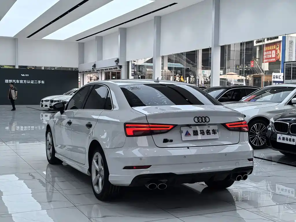 Audi A3 2018 — фото 15