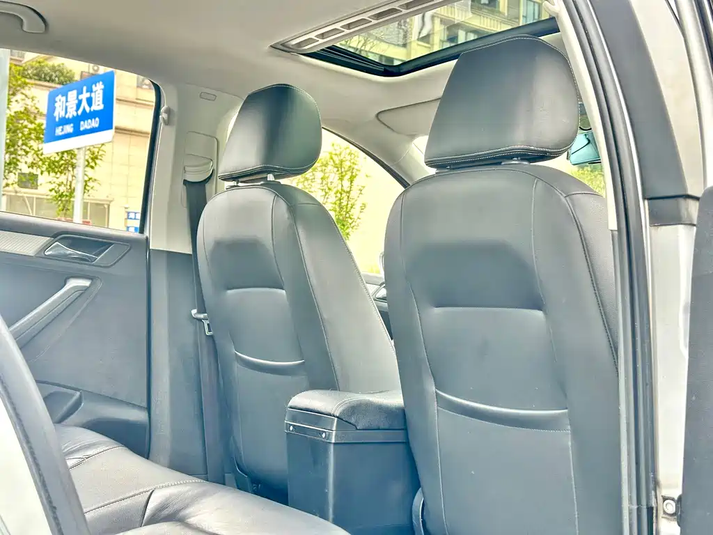 Volkswagen Jetta 2015 — фото 27