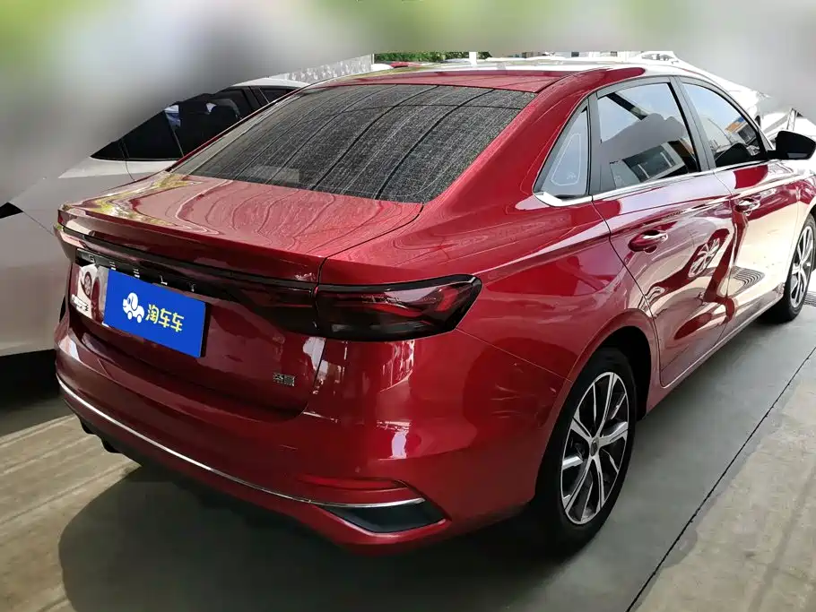 Geely Emgrand 2021