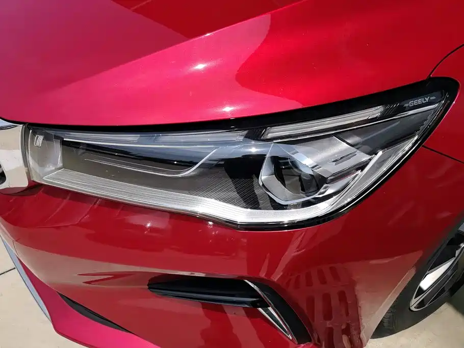 Geely Emgrand 2021