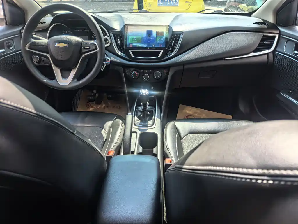 Chevrolet Cavalier 2017 — фото 10