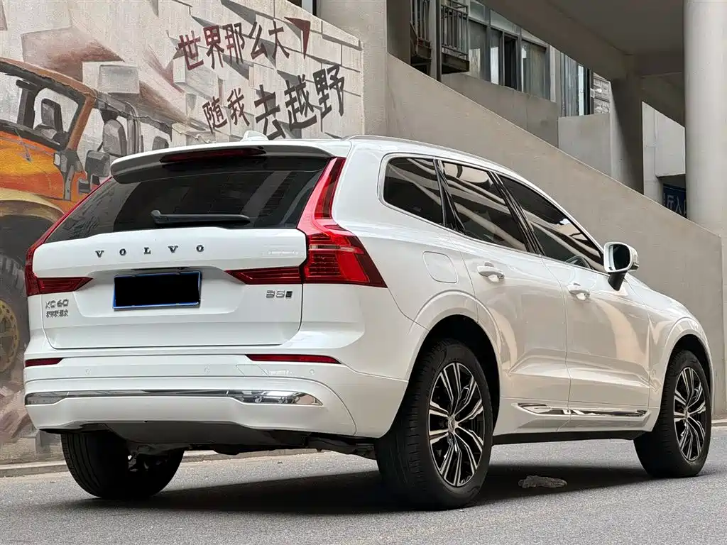 Volvo XC60 2021 — фото 5