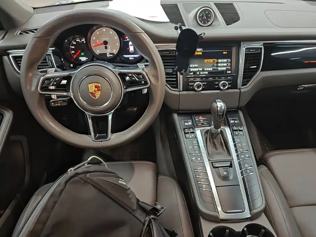 Porsche Macan 2015 — фото 11