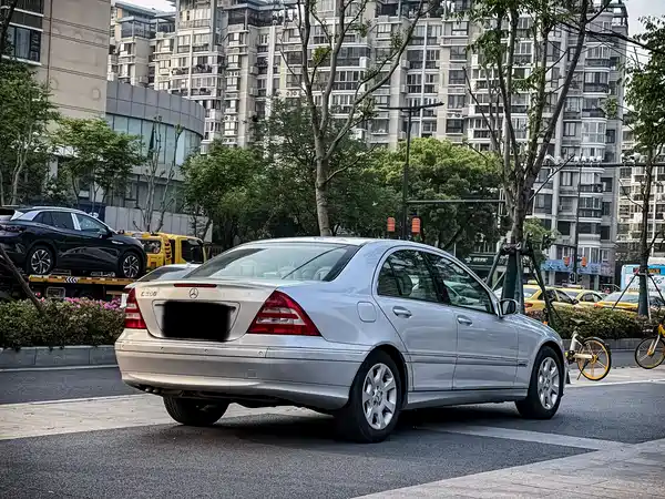 Mercedes-Benz C-Class 2006