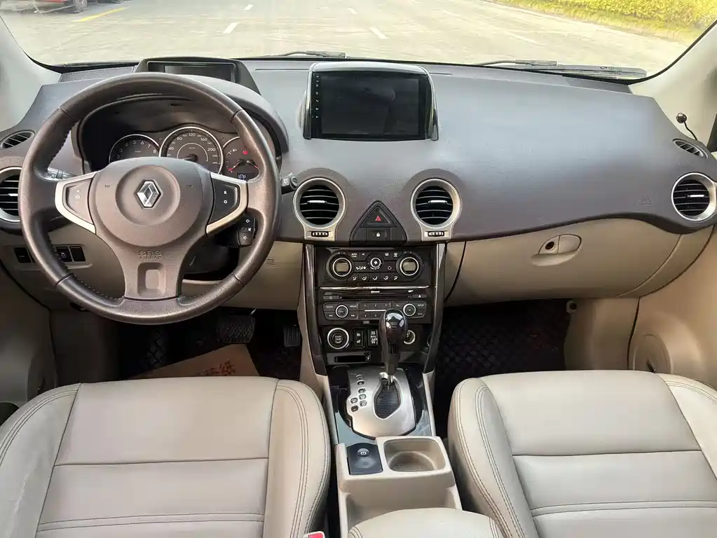 Renault Koleos 2014 — фото 17