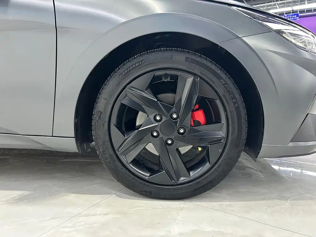 Hyundai Elantra 2023
