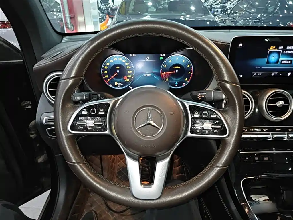 Mercedes-Benz GLC 2021 — фото 11