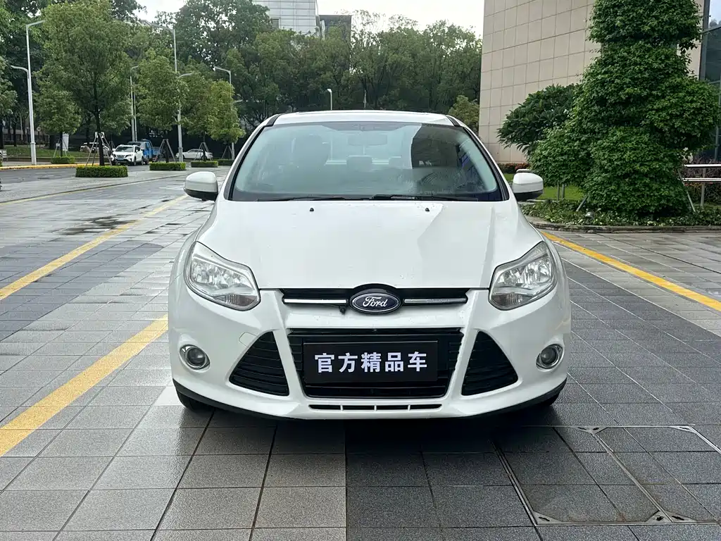 Ford Focus 2015 — фото 3