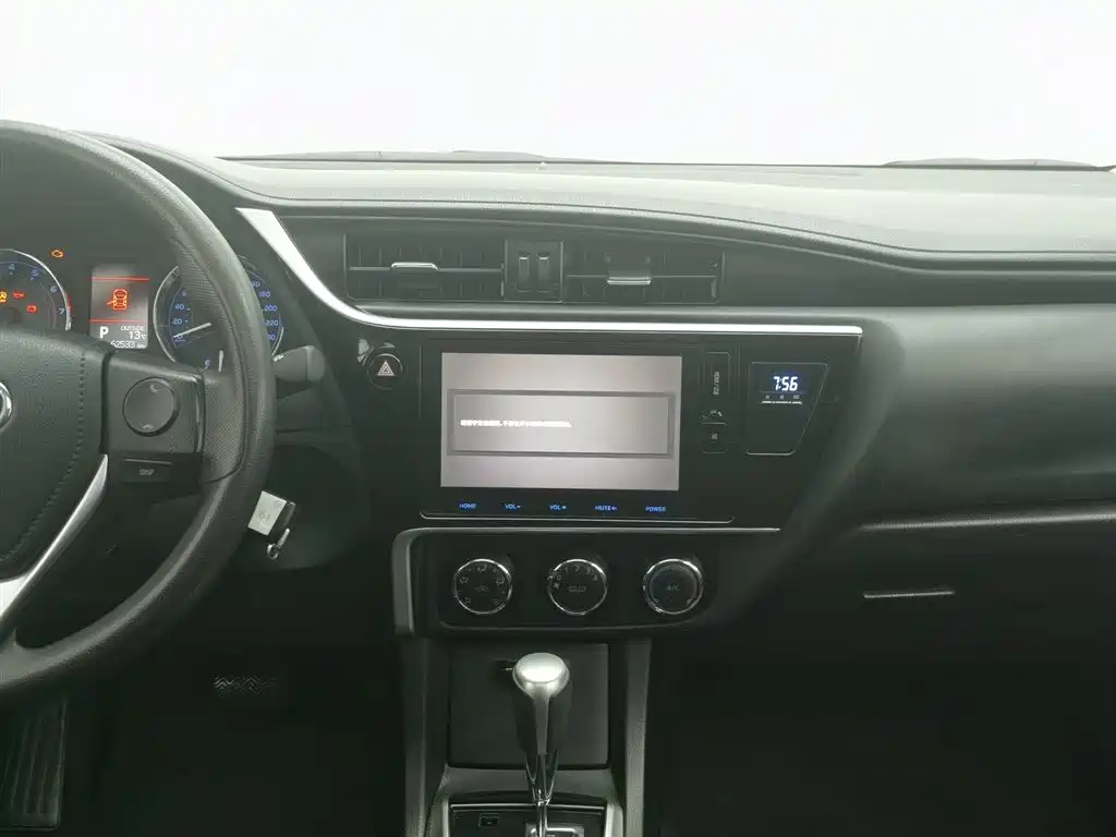 Toyota Corolla 2017 — фото 12