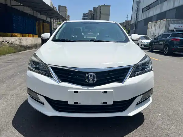 Changan Yuexiang V7 2015