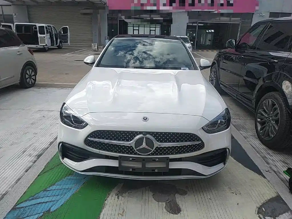 Mercedes-Benz C-Class 2024