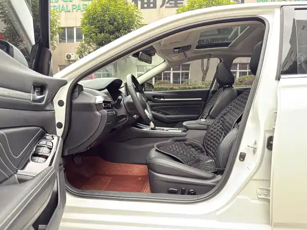 Nissan Teana 2023