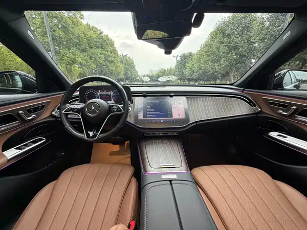 Mercedes-Benz E-Class 2024