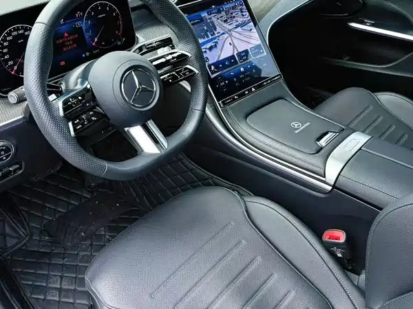 Mercedes-Benz C-Class 2024