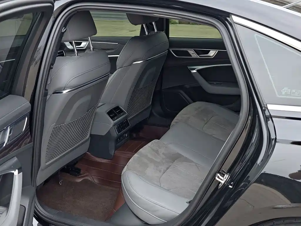 Audi A6L 2023