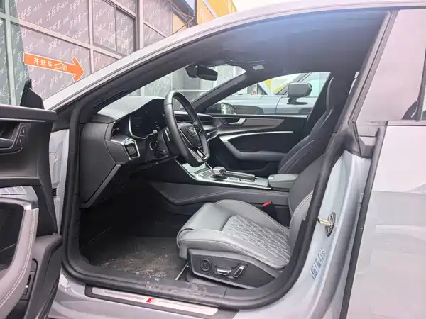 Audi A7L 2025