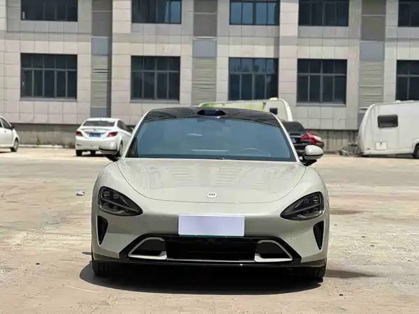 Xiaomi SU7 2025