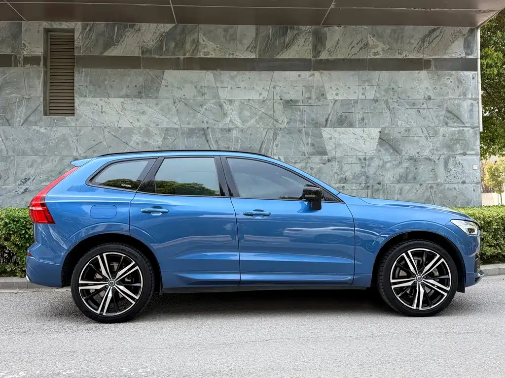 Volvo XC60 Plug-In Hybrid 2020 — фото 8