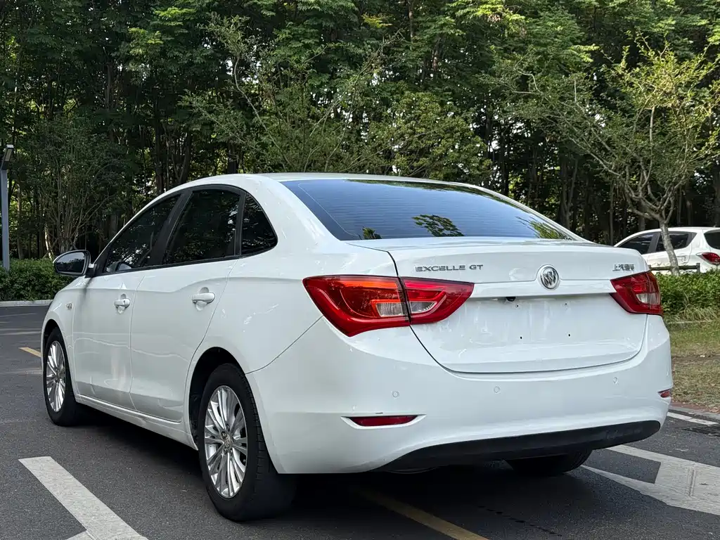 Buick Excelle 2015 — фото 6