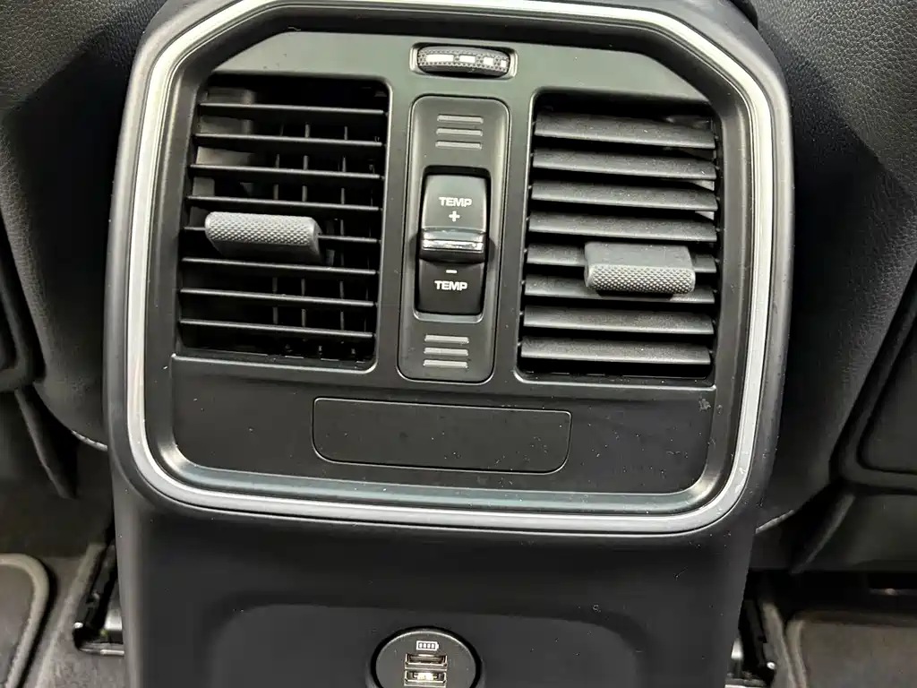 Porsche Macan 2019 — фото 12