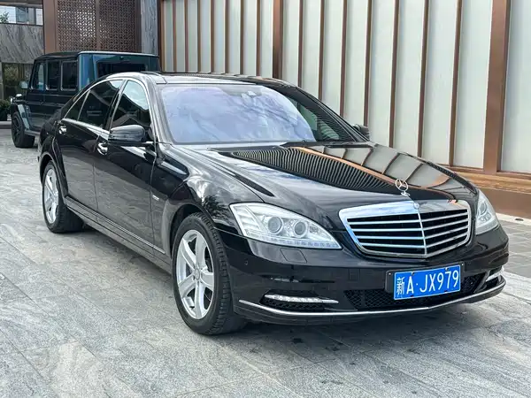 Mercedes-Benz S-Class 2012