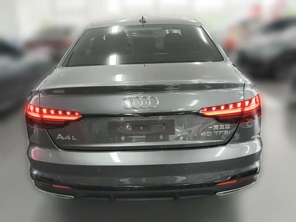 Audi A4L 2023 — фото 10