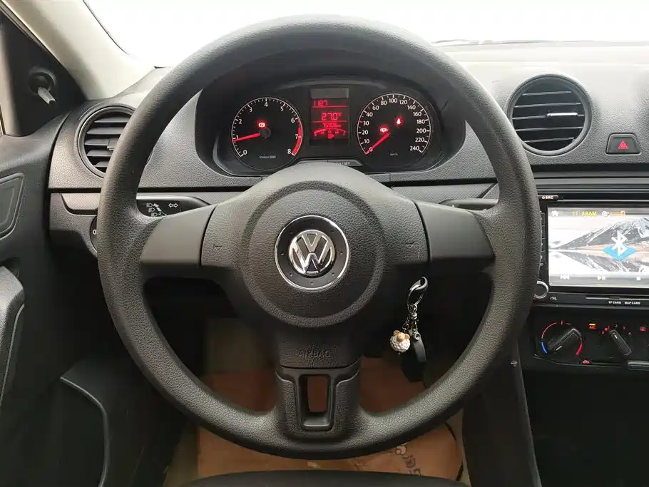 Volkswagen Jetta 2015 — фото 15