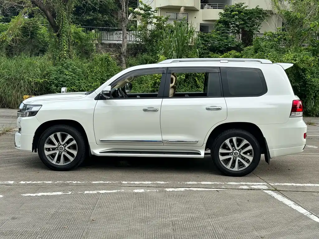 Toyota Land Cruiser 2018 — фото 13